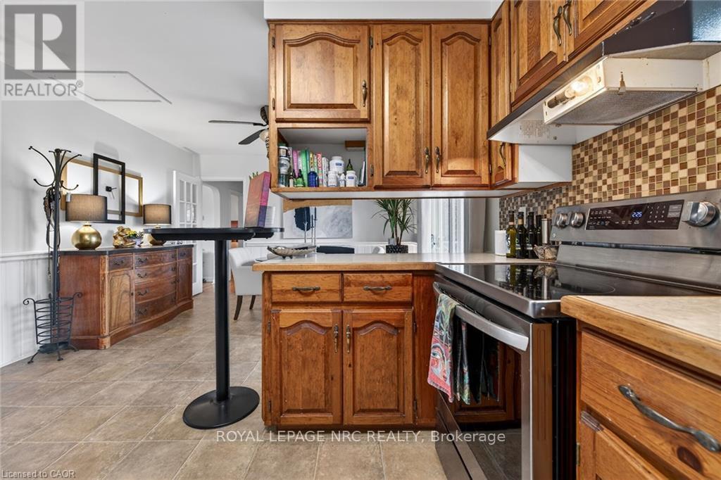 












7 CORAL DRIVE

,
St. Catharines,




Ontario
L2N3R4


