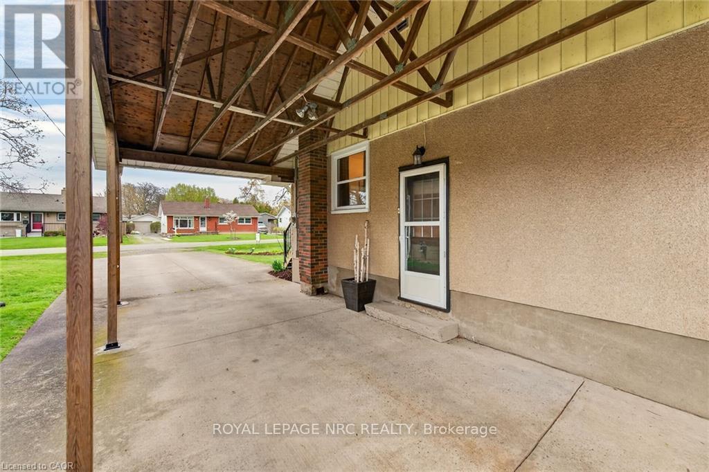 












7 CORAL DRIVE

,
St. Catharines,




Ontario
L2N3R4

