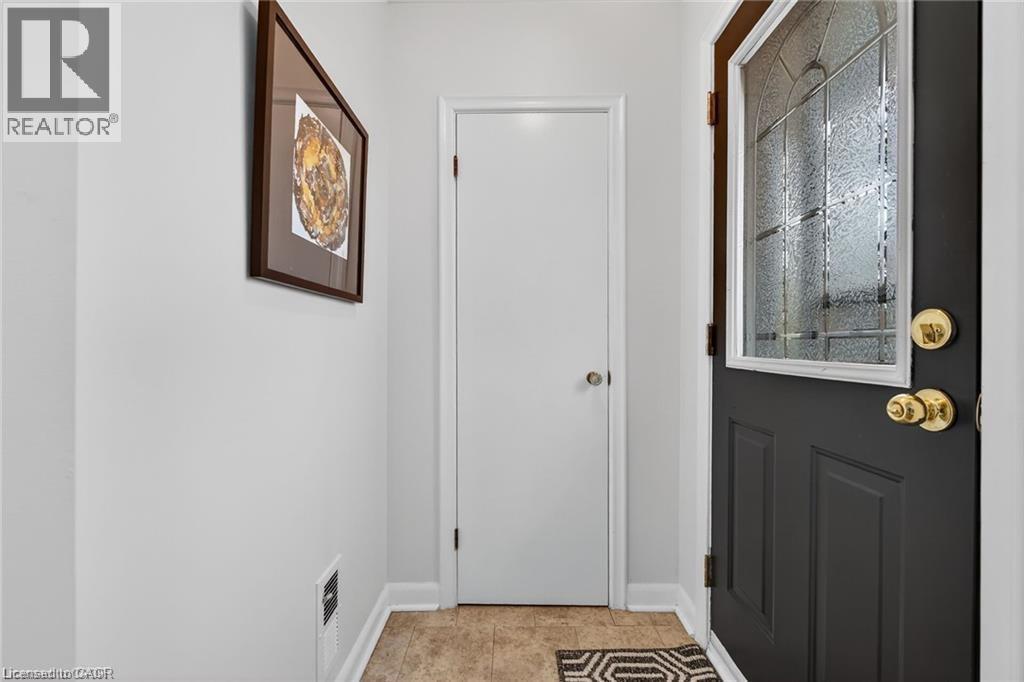 












7 CORAL Drive

,
St. Catharines,




Ontario
L2N3R4

