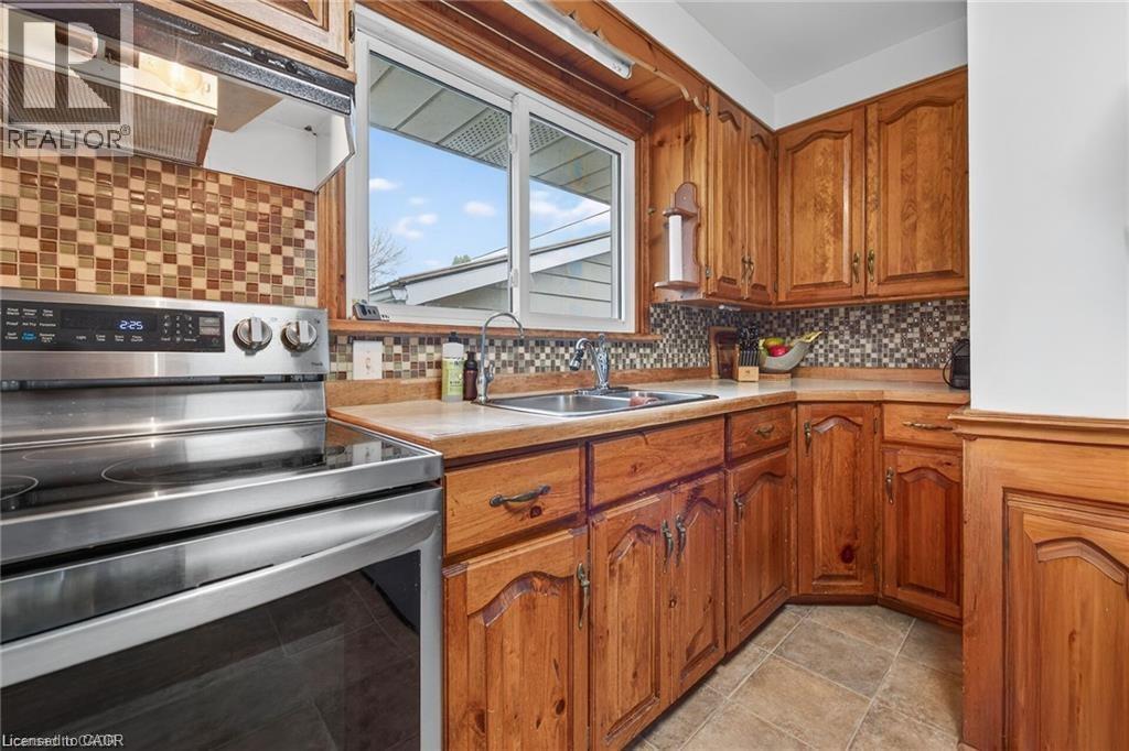 












7 CORAL Drive

,
St. Catharines,




Ontario
L2N3R4

