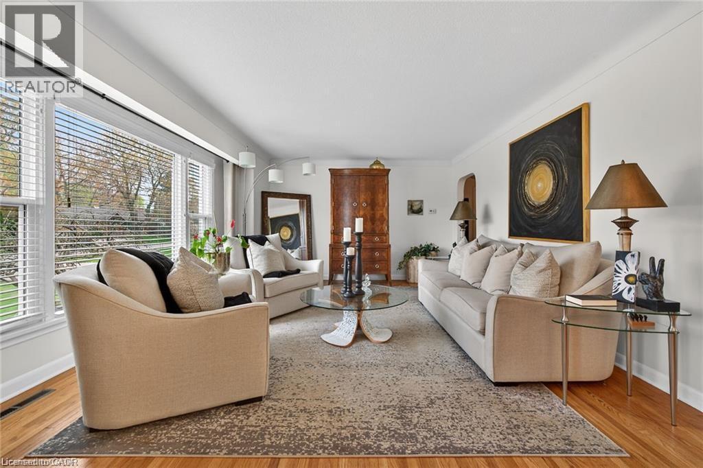 












7 CORAL Drive

,
St. Catharines,




Ontario
L2N3R4

