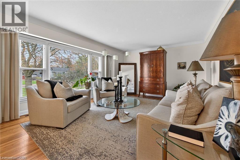 












7 CORAL Drive

,
St. Catharines,




Ontario
L2N3R4

