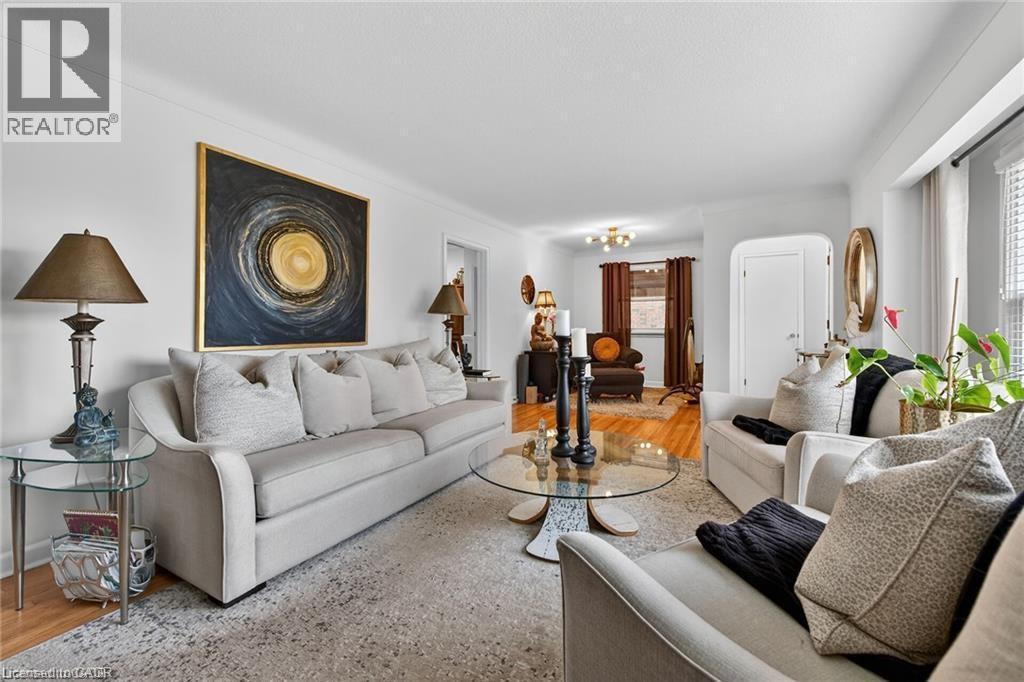 












7 CORAL Drive

,
St. Catharines,




Ontario
L2N3R4

