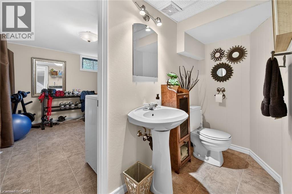 












7 CORAL Drive

,
St. Catharines,




Ontario
L2N3R4

