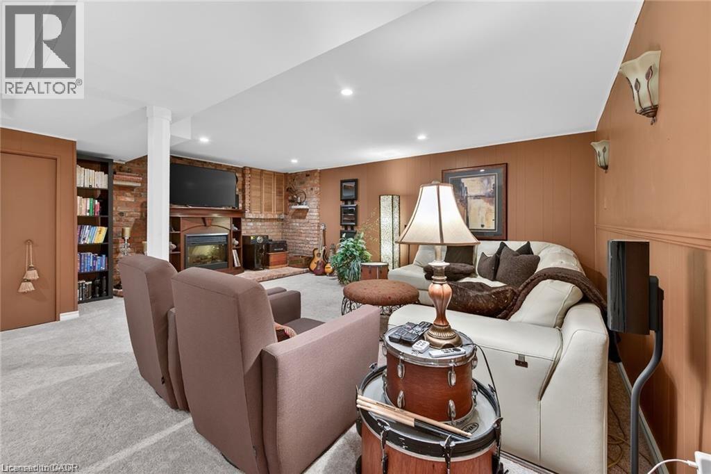 












7 CORAL Drive

,
St. Catharines,




Ontario
L2N3R4

