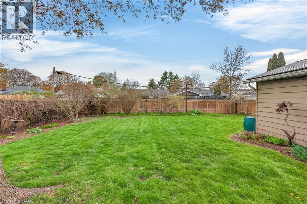 












7 CORAL Drive

,
St. Catharines,




Ontario
L2N3R4

