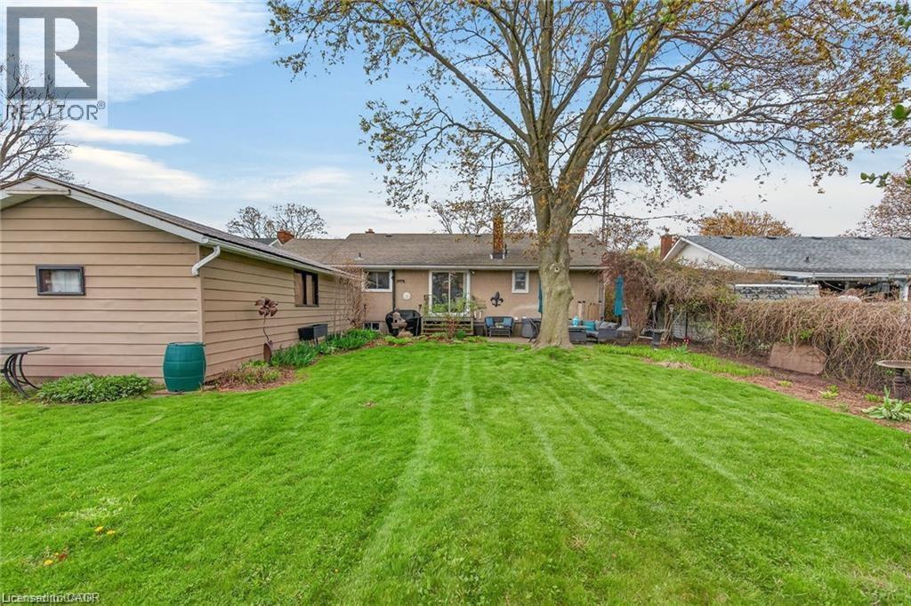 












7 CORAL Drive

,
St. Catharines,




Ontario
L2N3R4

