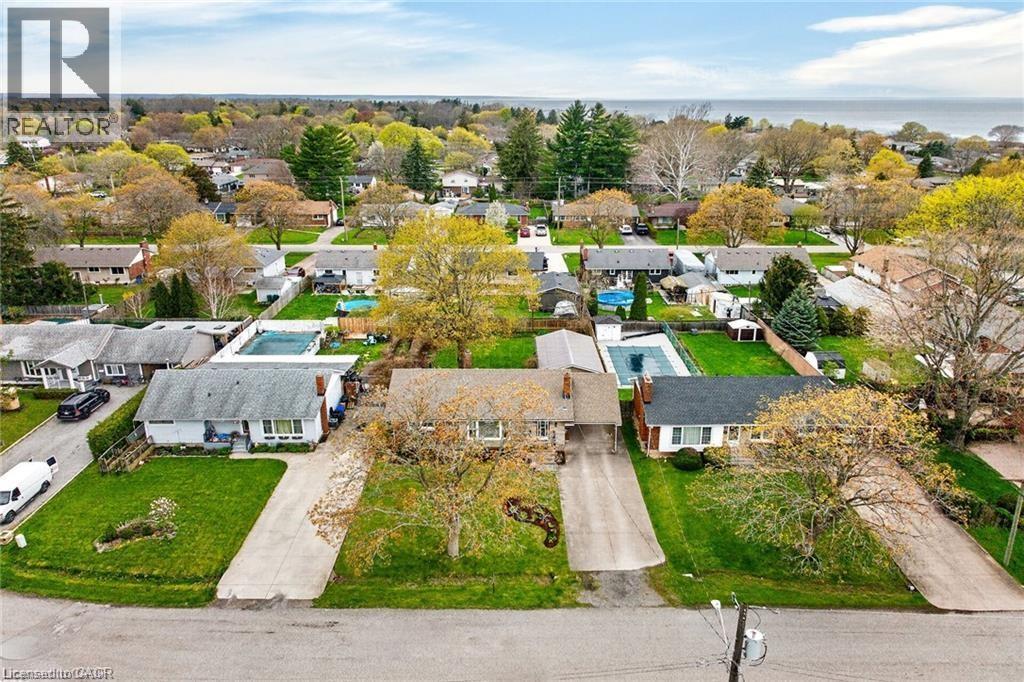 












7 CORAL Drive

,
St. Catharines,




Ontario
L2N3R4

