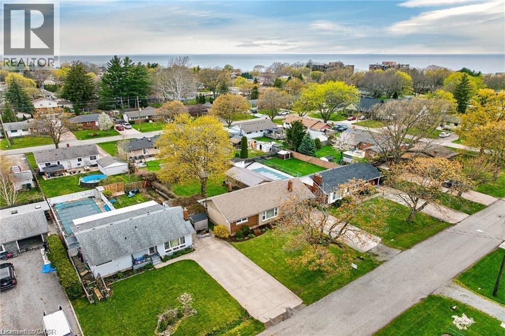 












7 CORAL Drive

,
St. Catharines,




Ontario
L2N3R4

