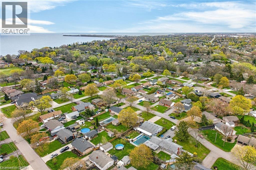 












7 CORAL Drive

,
St. Catharines,




Ontario
L2N3R4

