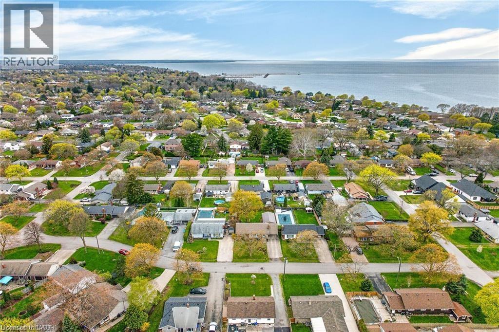 












7 CORAL Drive

,
St. Catharines,




Ontario
L2N3R4

