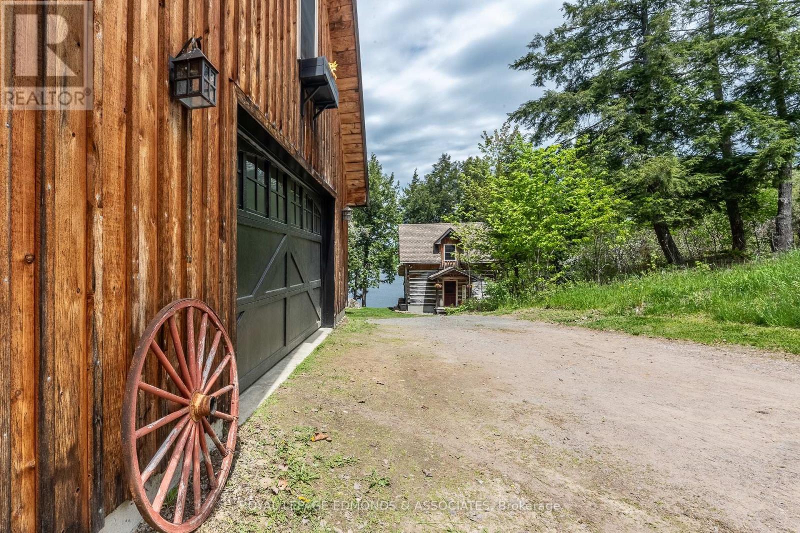 












135B BLESKI ROAD

,
Madawaska Valley,




Ontario
K0J1B0

