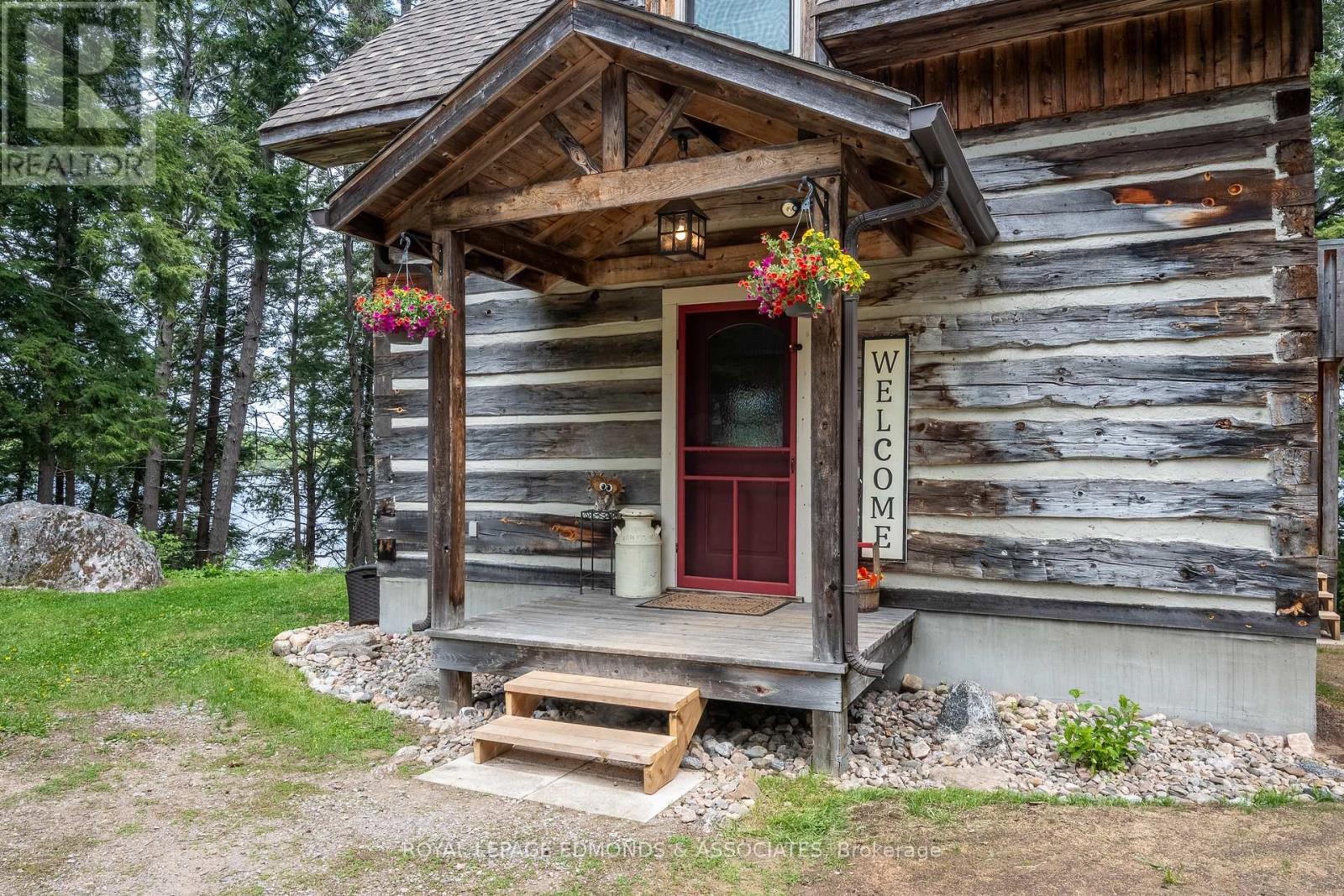 












135B BLESKI ROAD

,
Madawaska Valley,




Ontario
K0J1B0

