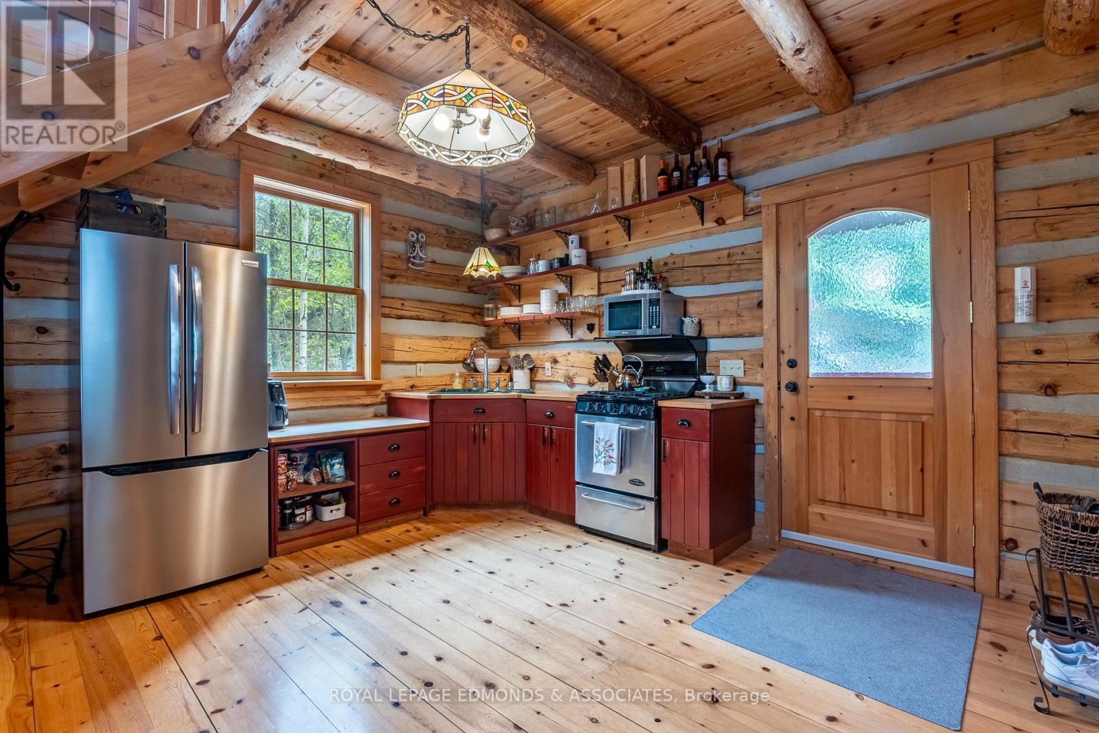 












135B BLESKI ROAD

,
Madawaska Valley,




Ontario
K0J1B0

