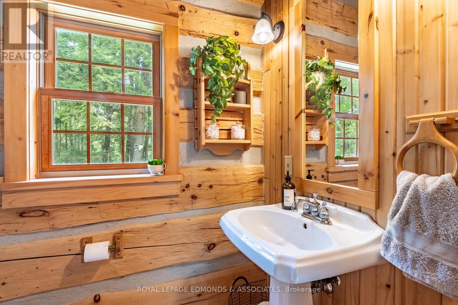 












135B BLESKI ROAD

,
Madawaska Valley,




Ontario
K0J1B0


