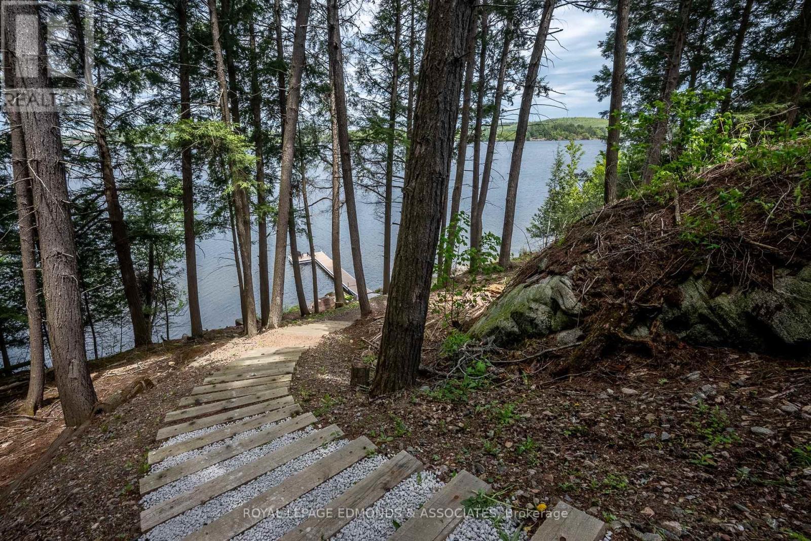 












135B BLESKI ROAD

,
Madawaska Valley,




Ontario
K0J1B0

