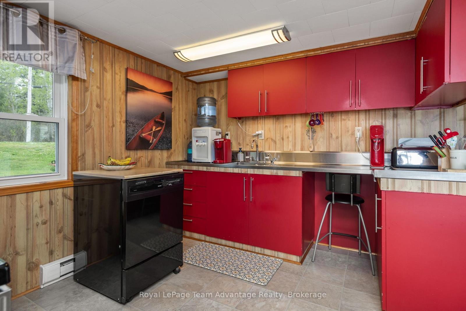 












2420 RIVERSIDE (BRITT) DRIVE

,
Parry Sound Remote Area (Henvey),




Ontario
P0G1A0

