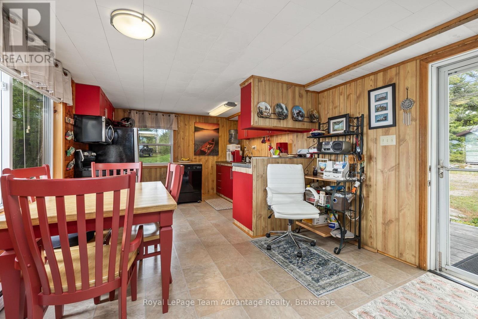












2420 RIVERSIDE (BRITT) DRIVE

,
Parry Sound Remote Area (Henvey),




Ontario
P0G1A0

