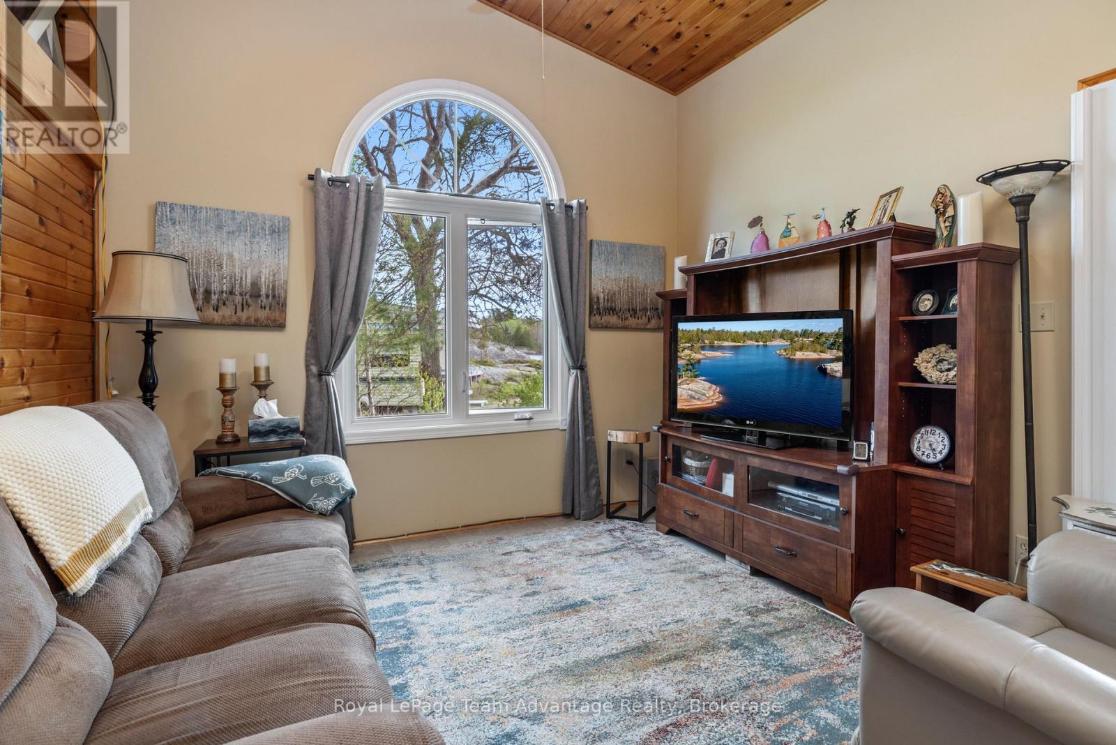 












2420 RIVERSIDE (BRITT) DRIVE

,
Parry Sound Remote Area (Henvey),




Ontario
P0G1A0


