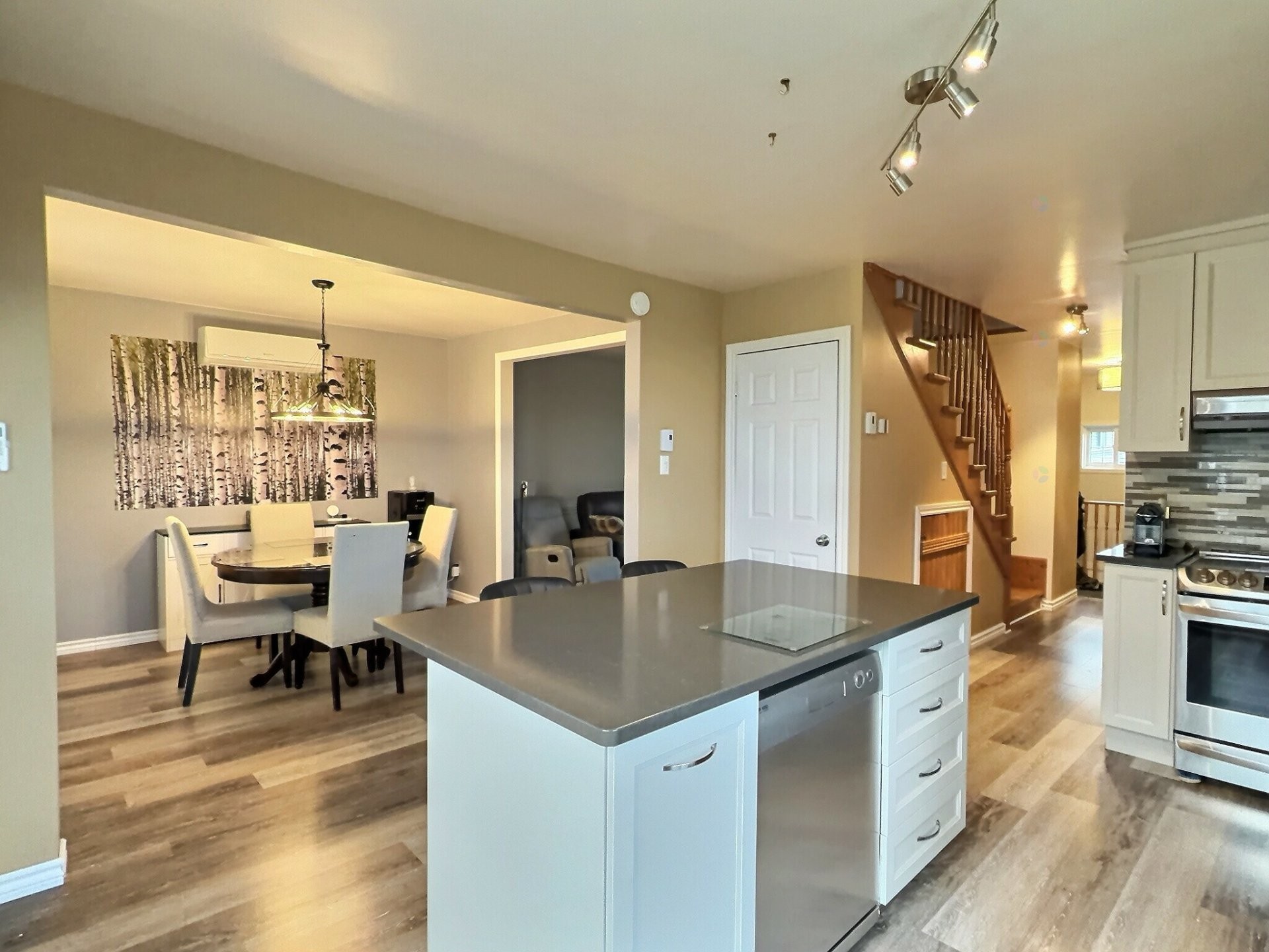 









27


Rue Principale S.

,
Saint-Eugène-de-Guigues,




QC
J0Z3L0

