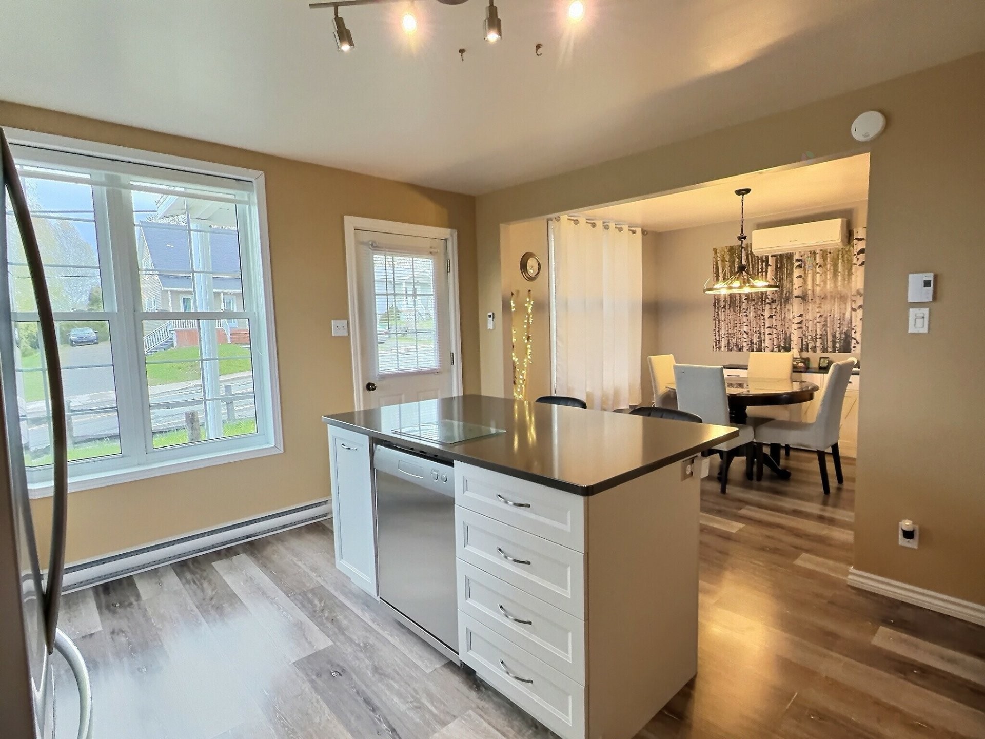 









27


Rue Principale S.

,
Saint-Eugène-de-Guigues,




QC
J0Z3L0

