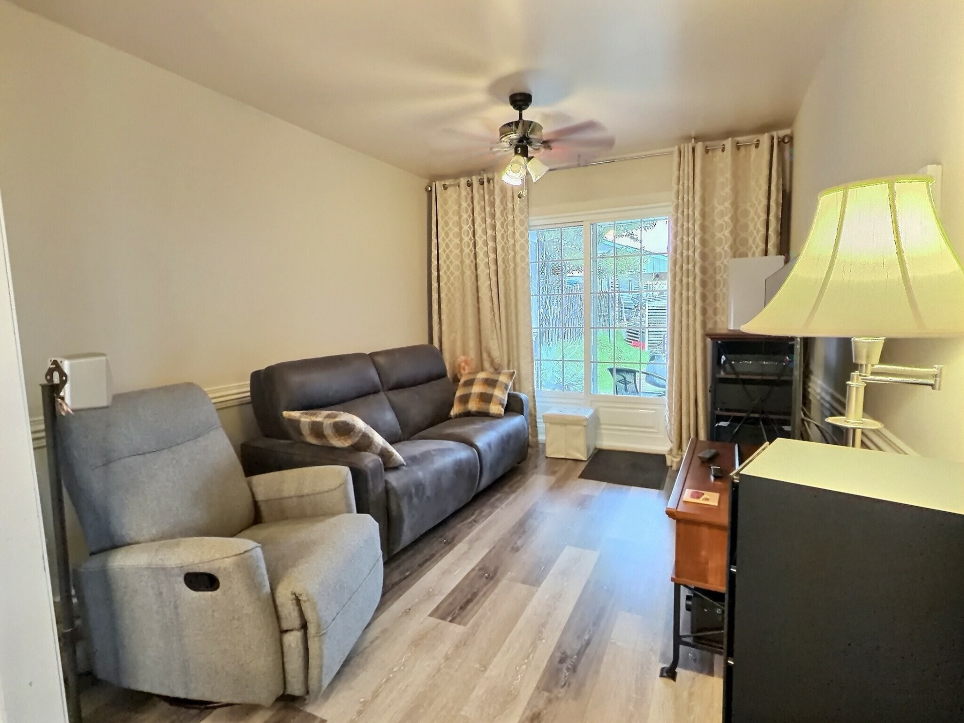 









27


Rue Principale S.

,
Saint-Eugène-de-Guigues,




QC
J0Z3L0


