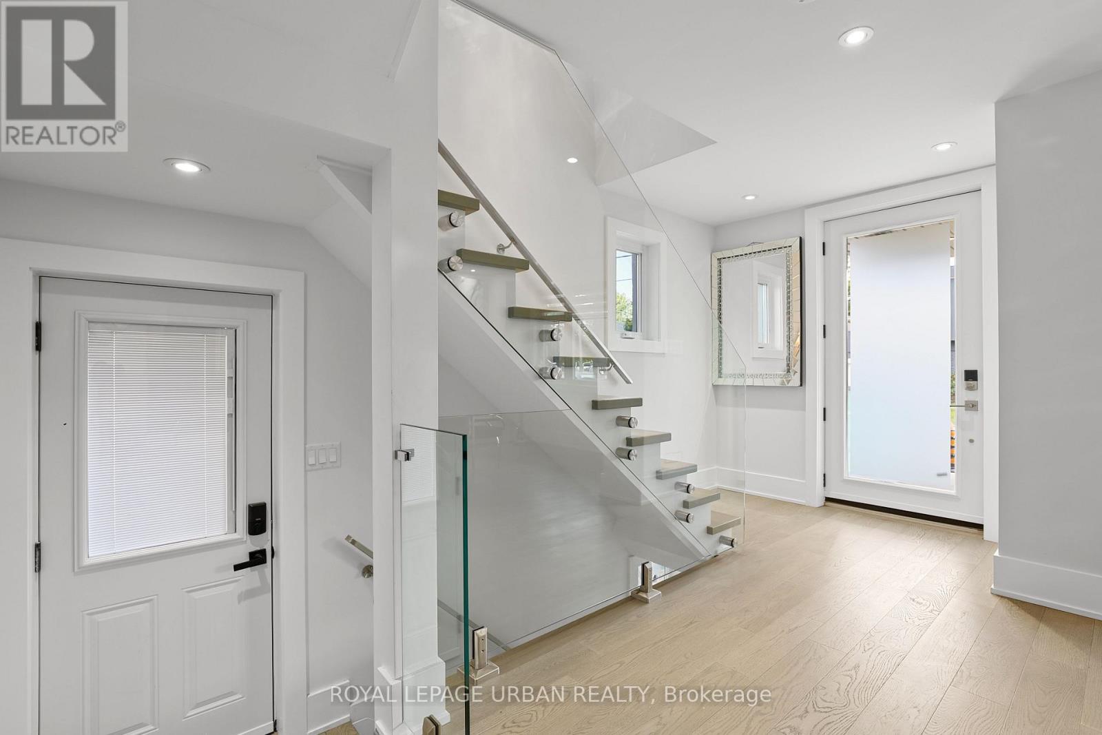 












182 PARKVIEW HILL CRESCENT

,
Toronto,




Ontario
M4B1R8

