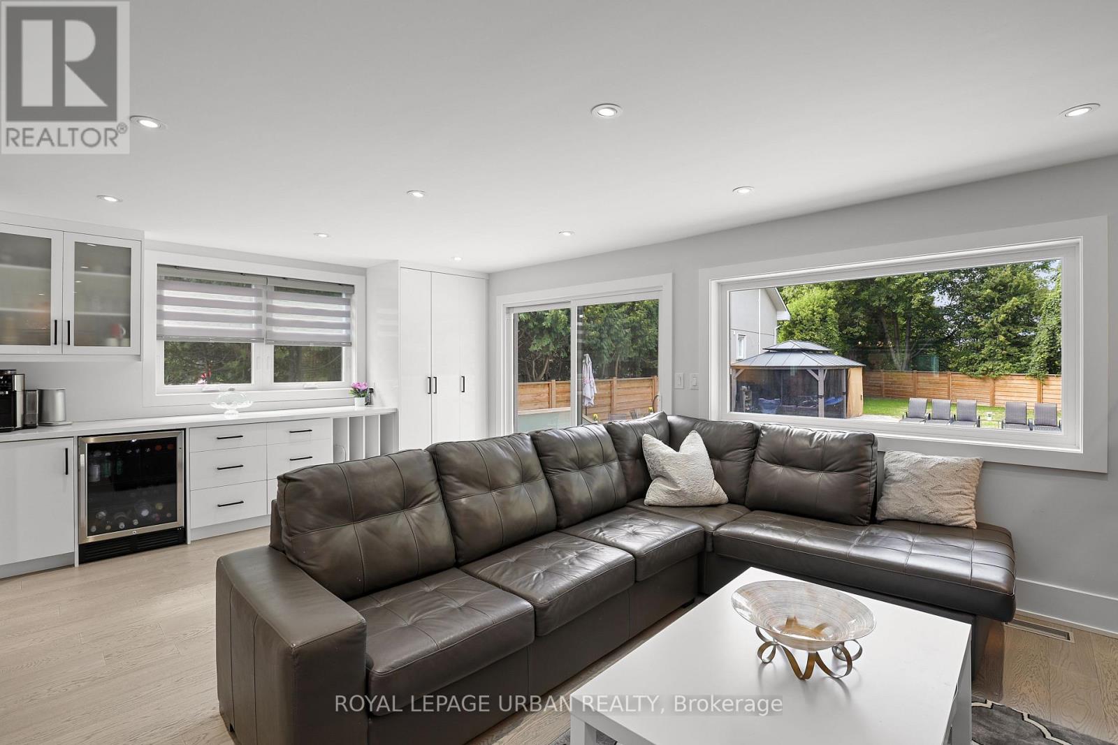 












182 PARKVIEW HILL CRESCENT

,
Toronto,




Ontario
M4B1R8

