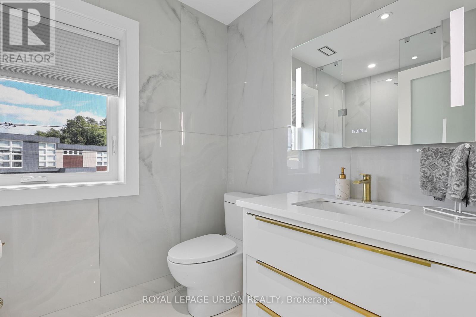 












182 PARKVIEW HILL CRESCENT

,
Toronto,




Ontario
M4B1R8

