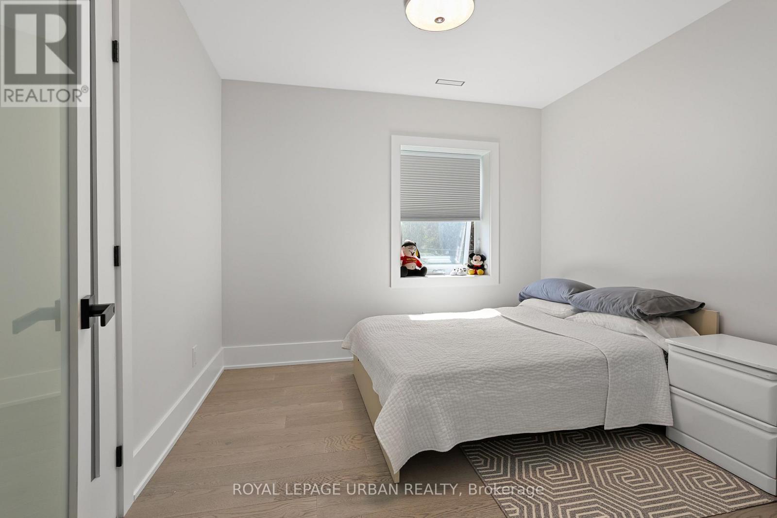 












182 PARKVIEW HILL CRESCENT

,
Toronto,




Ontario
M4B1R8

