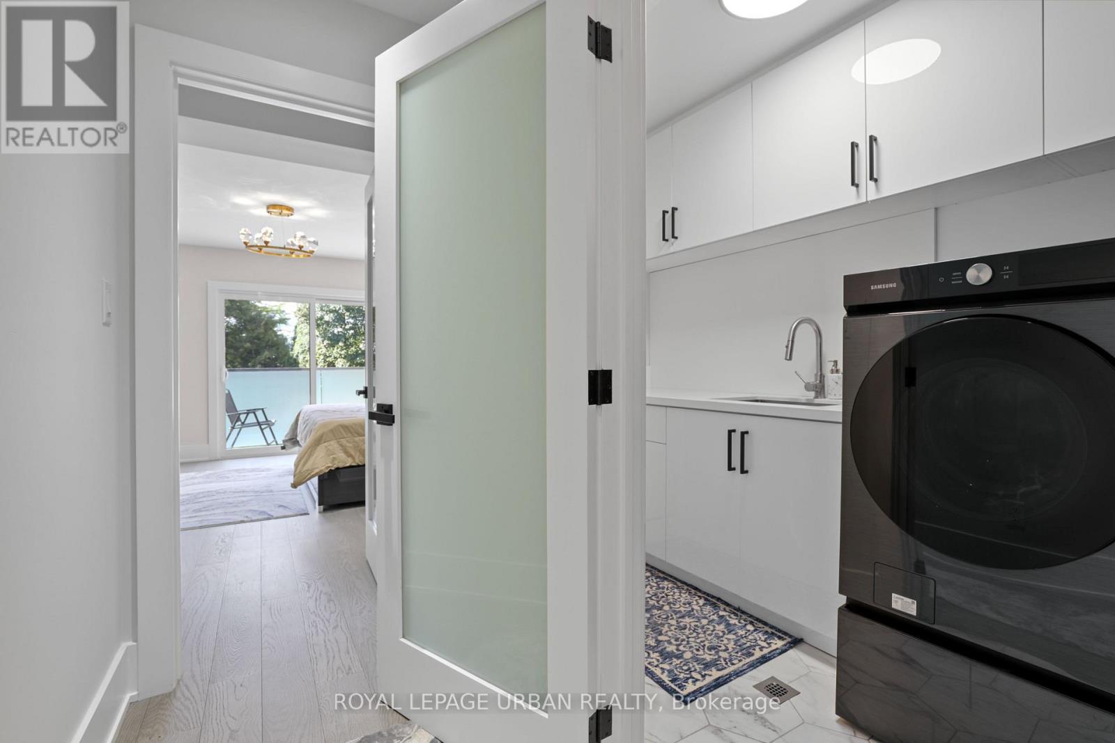 












182 PARKVIEW HILL CRESCENT

,
Toronto,




Ontario
M4B1R8

