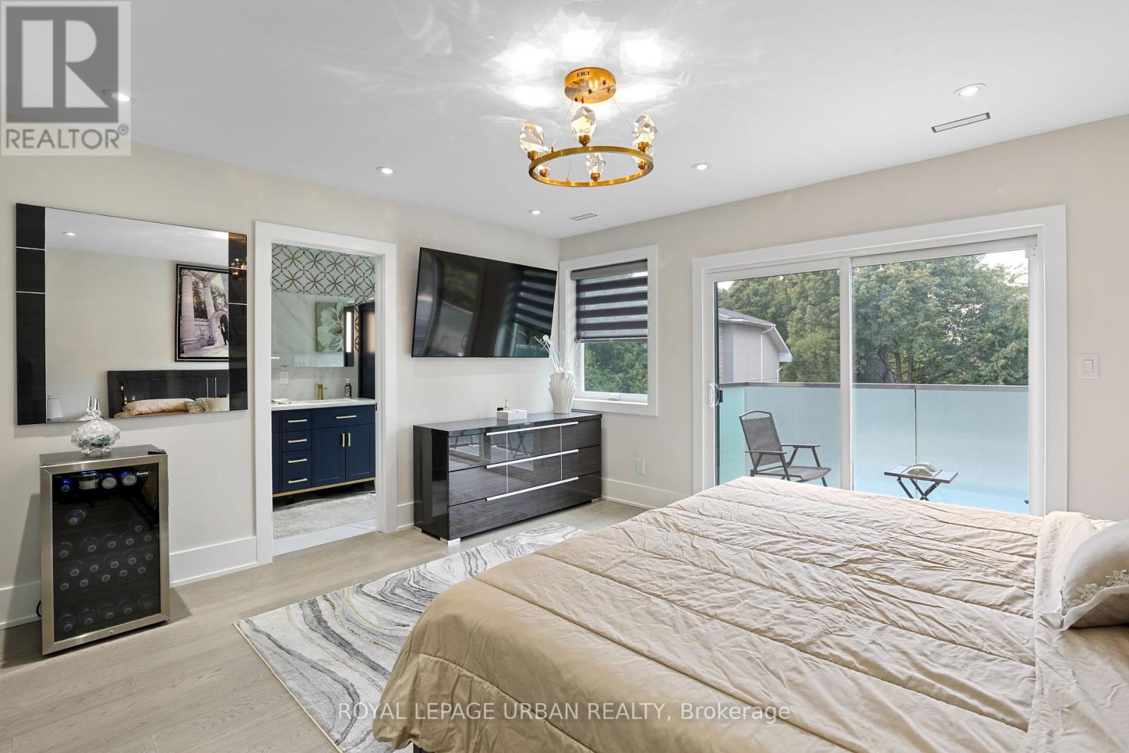 












182 PARKVIEW HILL CRESCENT

,
Toronto,




Ontario
M4B1R8

