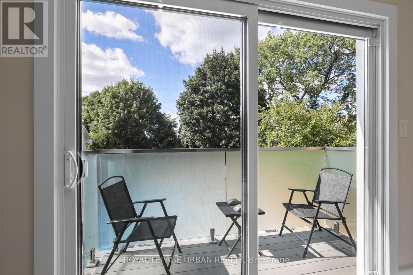 












182 PARKVIEW HILL CRESCENT

,
Toronto,




Ontario
M4B1R8

