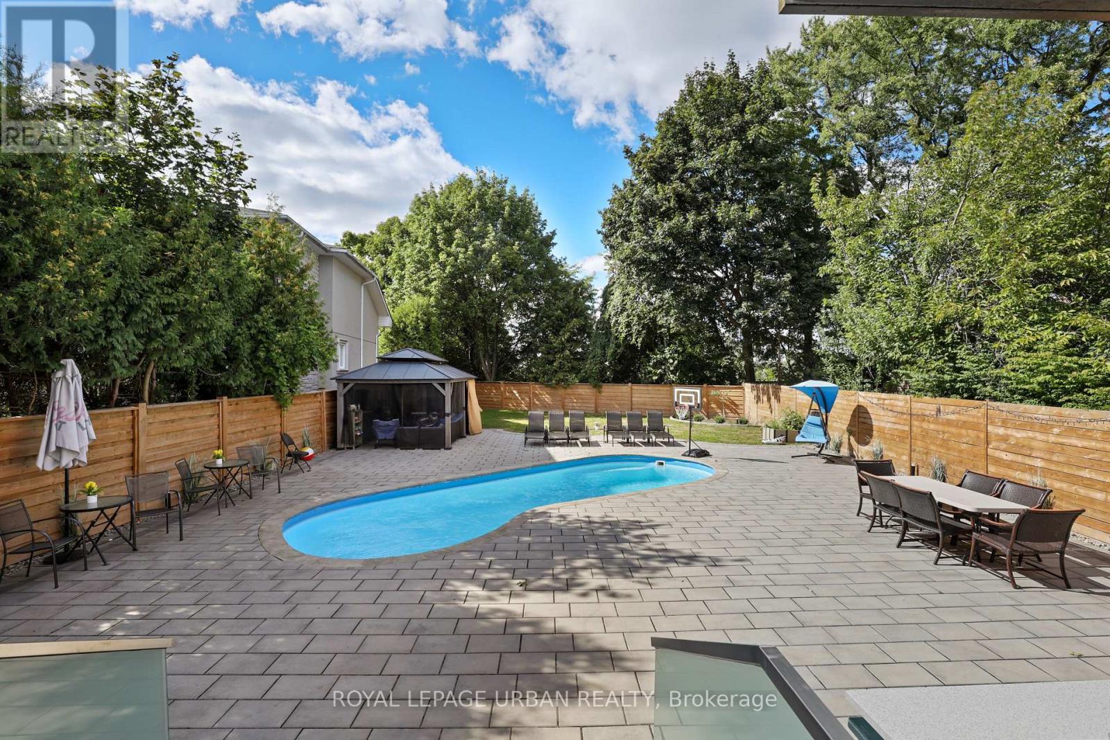 












182 PARKVIEW HILL CRESCENT

,
Toronto,




Ontario
M4B1R8

