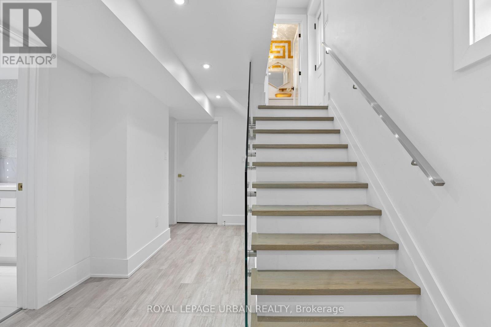 












182 PARKVIEW HILL CRESCENT

,
Toronto,




Ontario
M4B1R8

