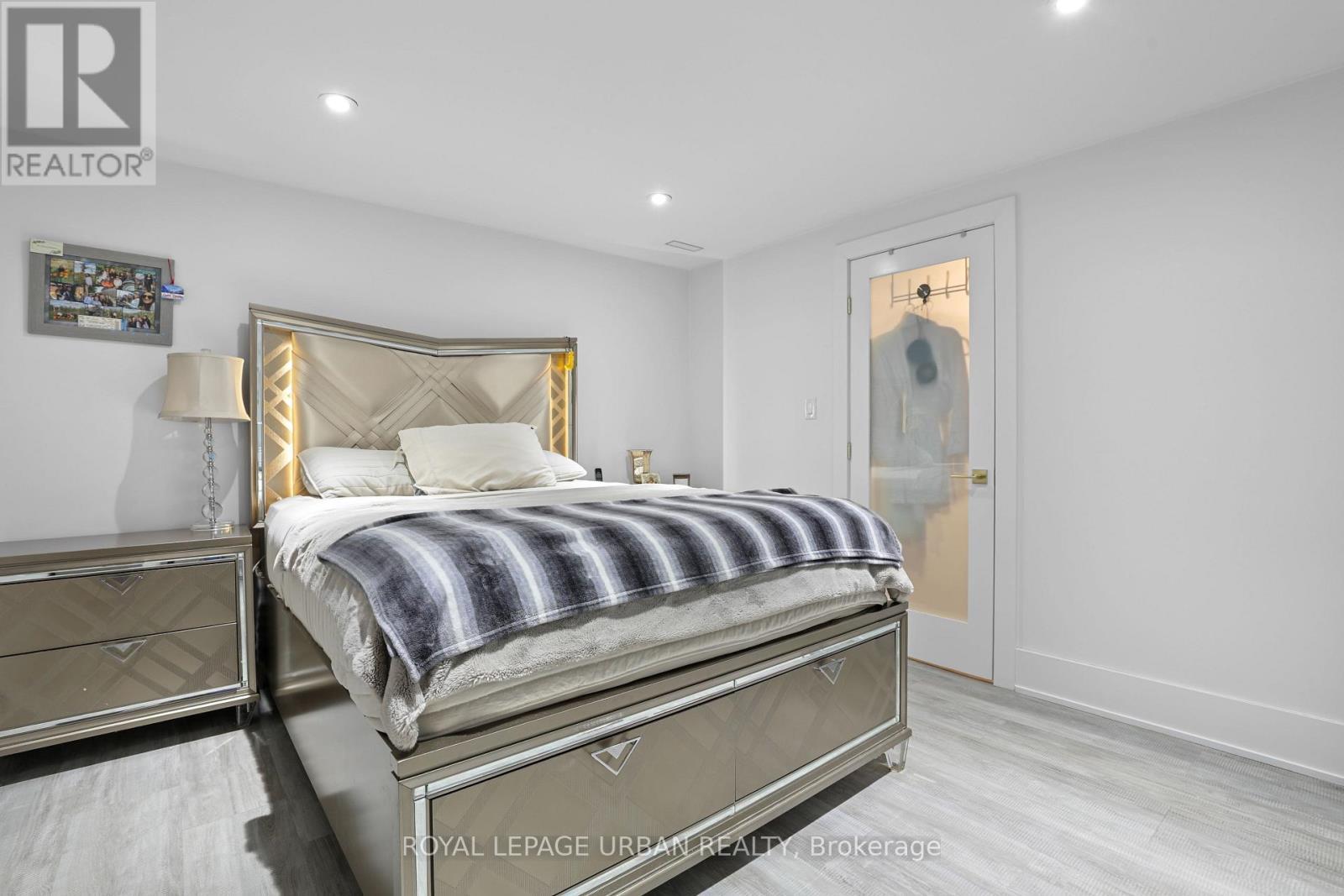 












182 PARKVIEW HILL CRESCENT

,
Toronto,




Ontario
M4B1R8

