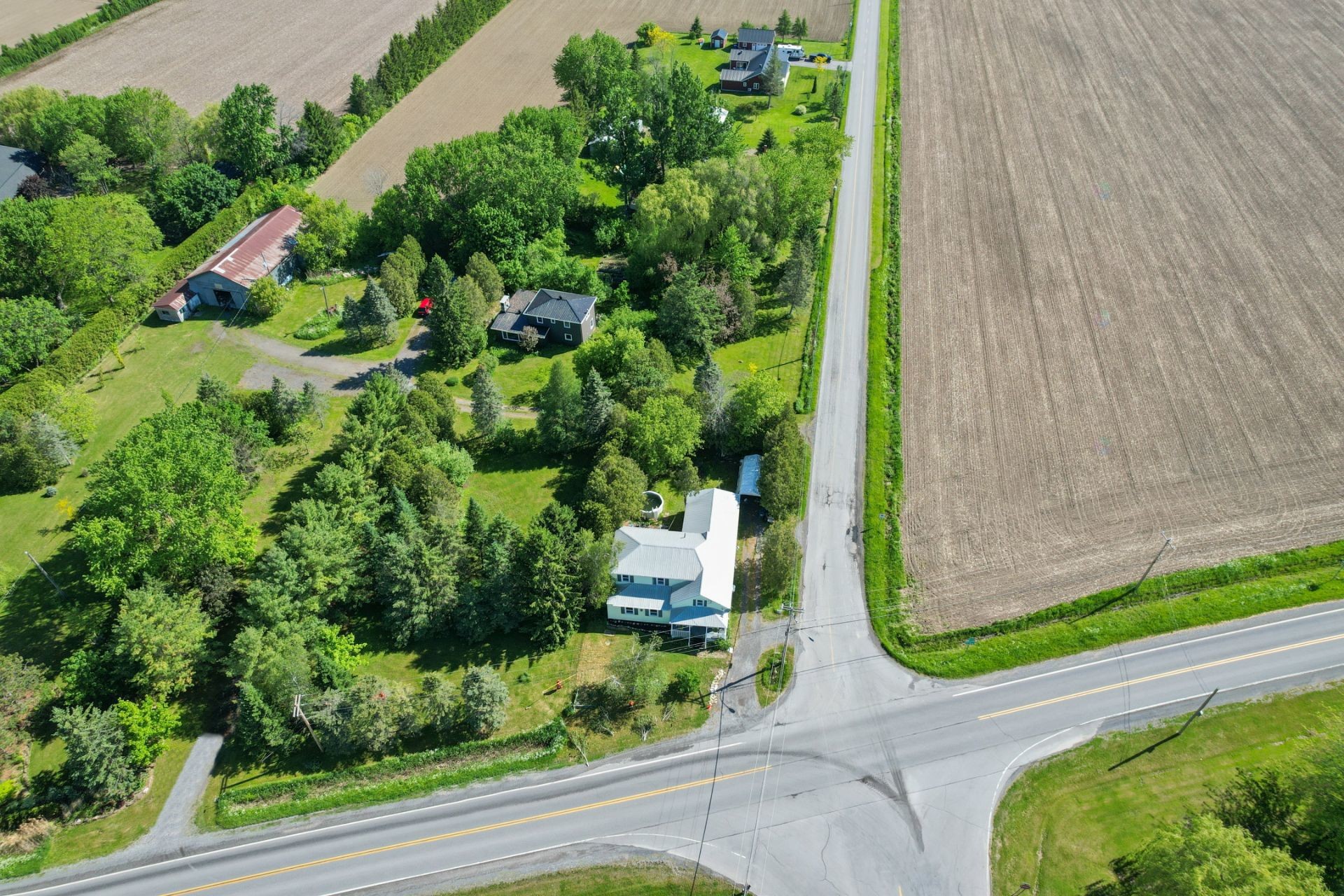 









2085


Route 203

,
Très-Saint-Sacrement,




QC
J0S1G0

