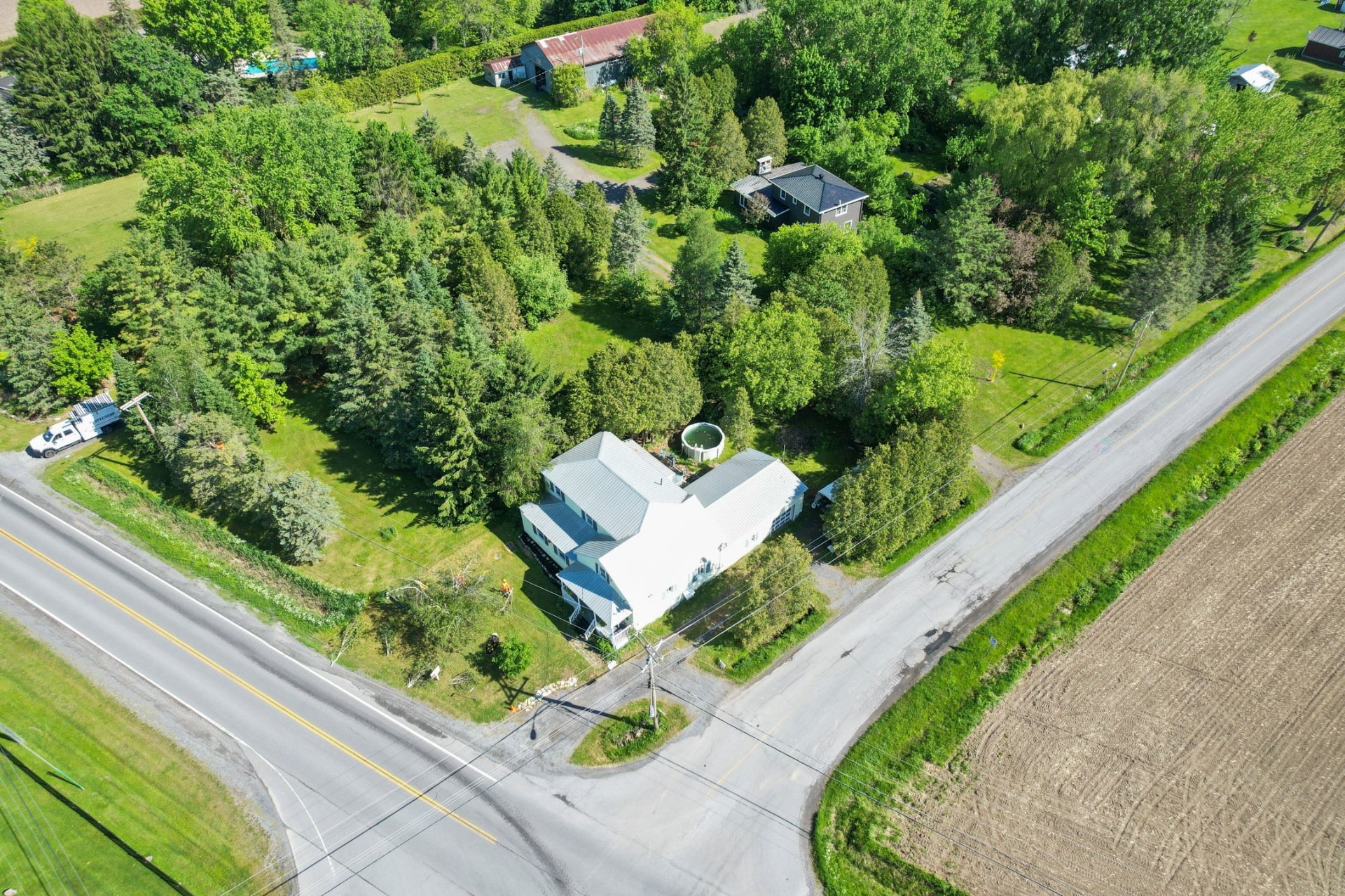 









2085


Route 203

,
Très-Saint-Sacrement,




QC
J0S1G0

