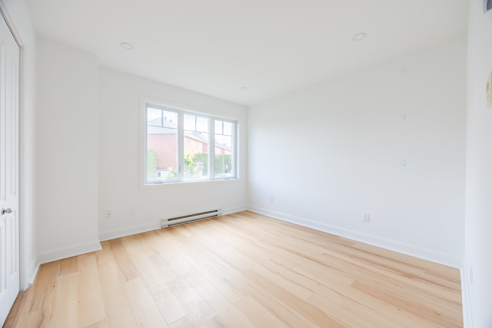 









5625


Rue Condor

, 2,
Brossard,




QC
J4Z0A4

