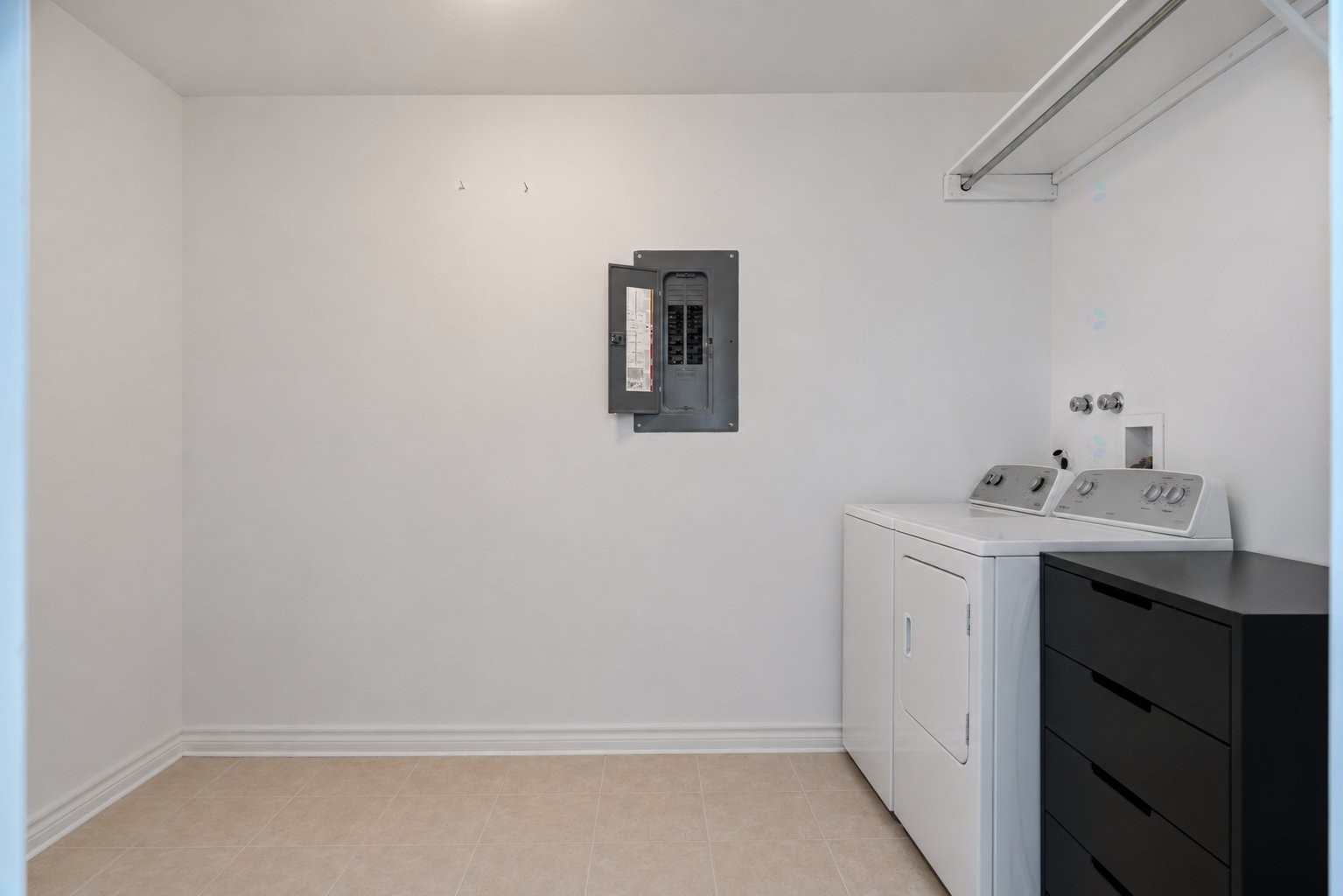 









5625


Rue Condor

, 2,
Brossard,




QC
J4Z0A4

