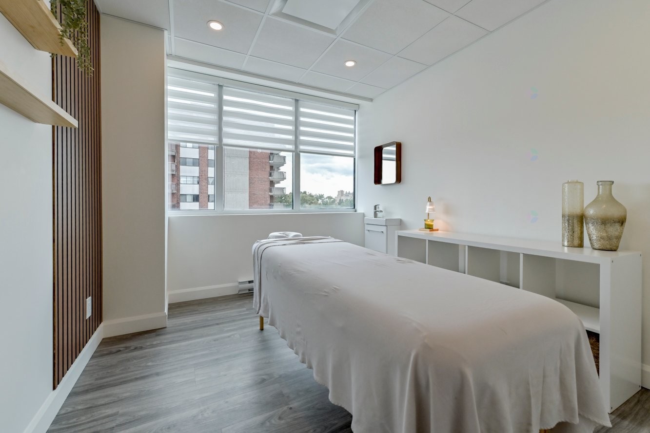 









465


Av. Victoria

,
Saint-Lambert,




QC
J4P2J2

