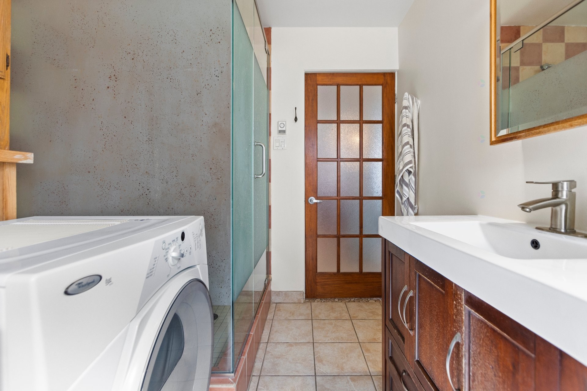 









1817


Rue Lakebreeze

,
Deux-Montagnes,




QC
J7R1A7

