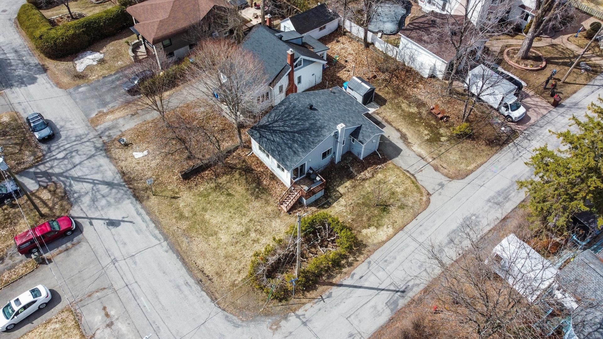 









1817


Rue Lakebreeze

,
Deux-Montagnes,




QC
J7R1A7

