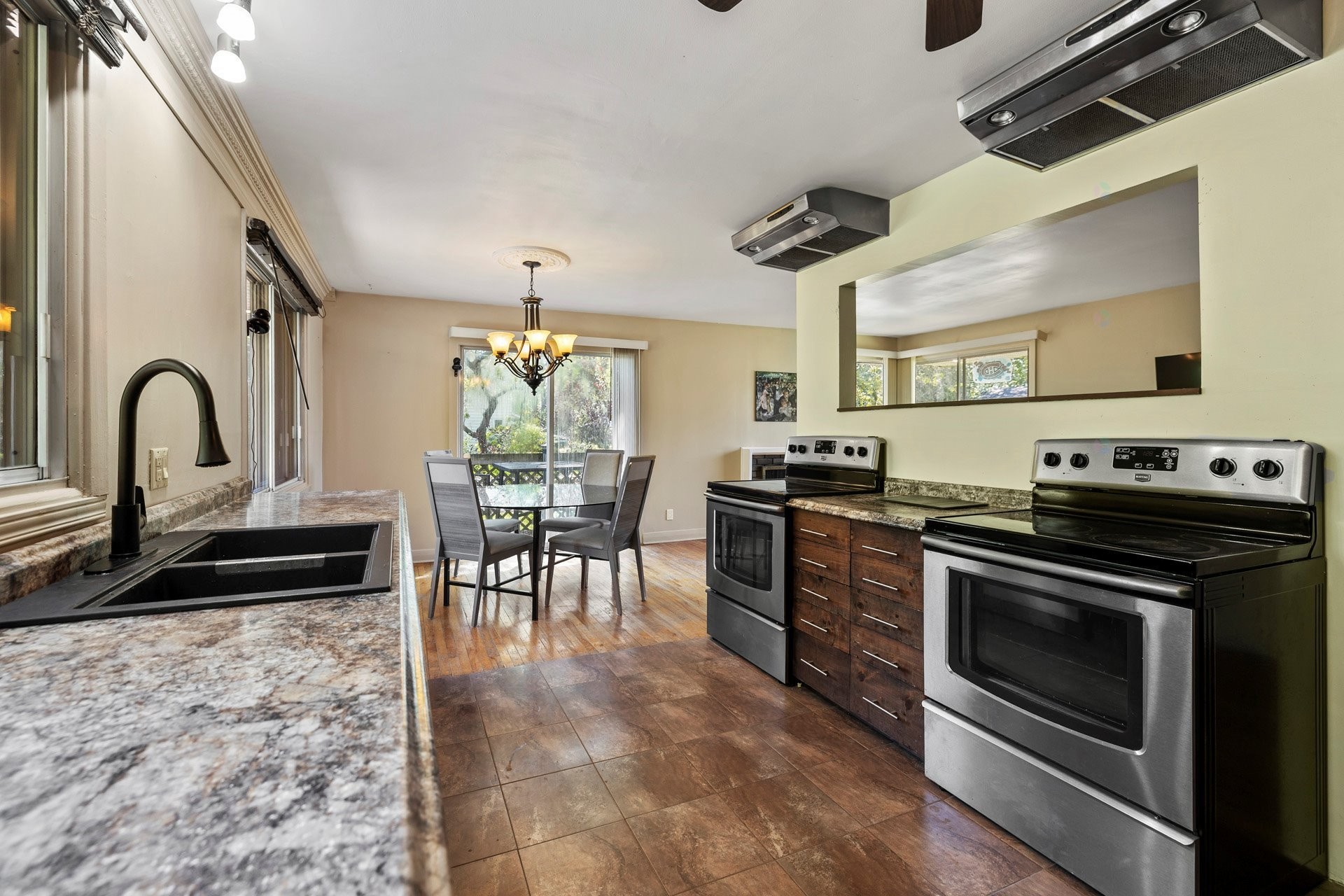 









335


Av. Stream

,
Dorval,




QC
H9S2P7

