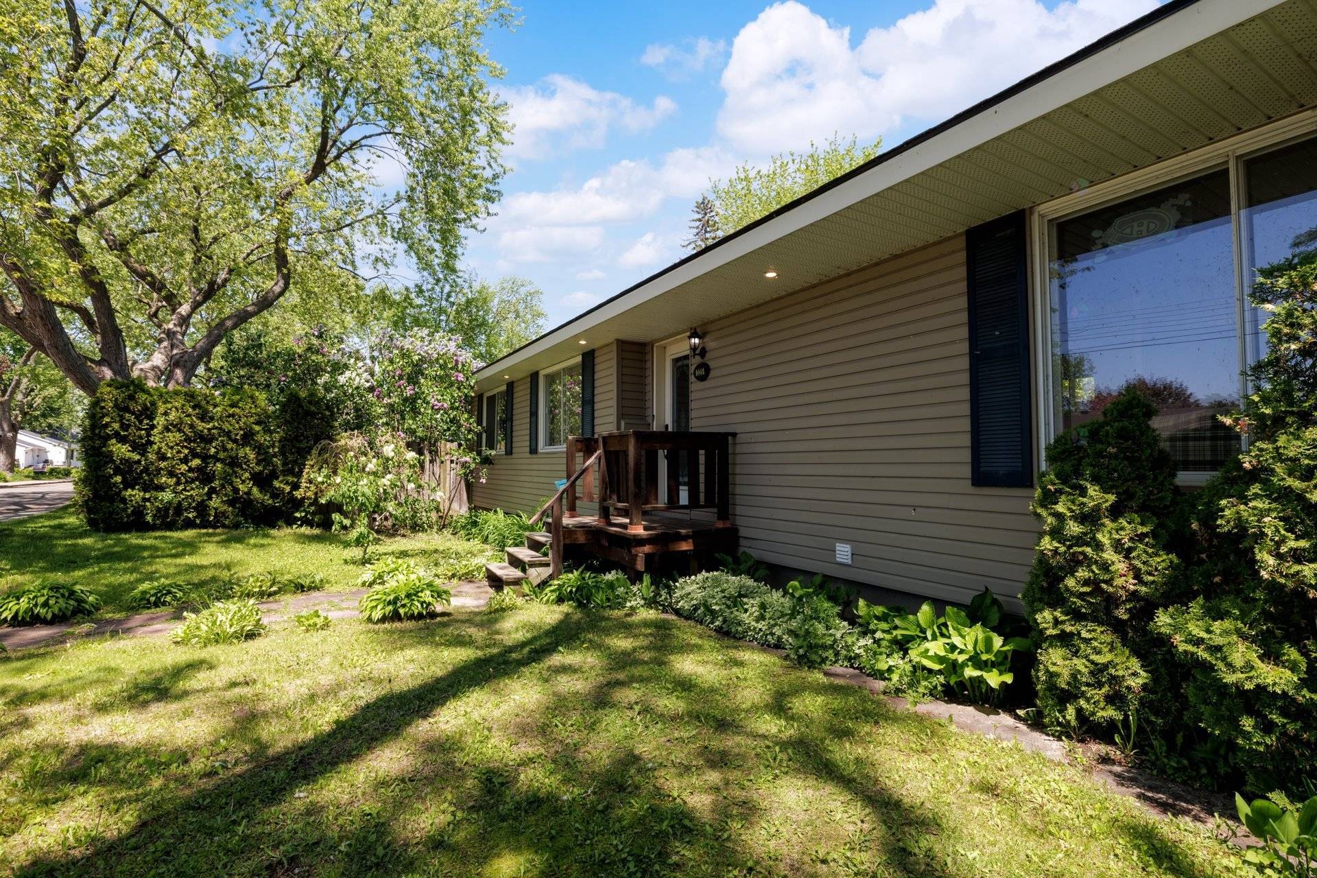 









335


Av. Stream

,
Dorval,




QC
H9S2P7

