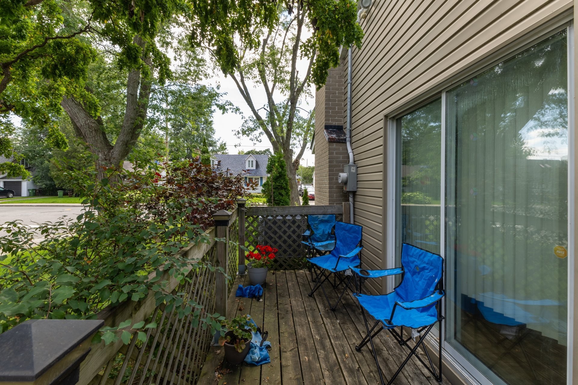 









335


Av. Stream

,
Dorval,




QC
H9S2P7

