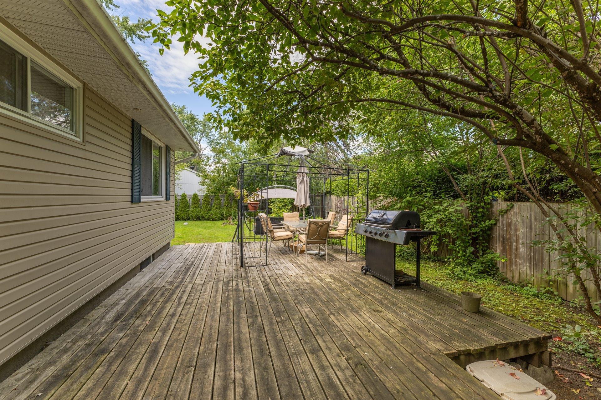 









335


Av. Stream

,
Dorval,




QC
H9S2P7

