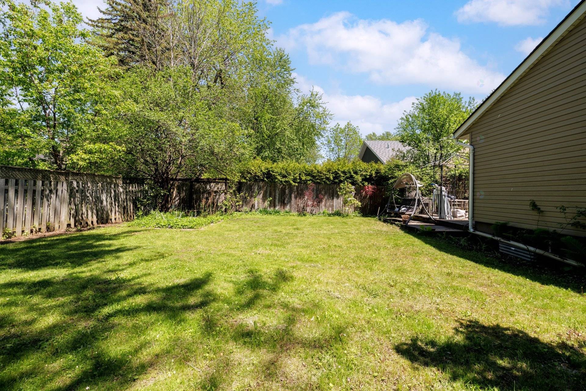 









335


Av. Stream

,
Dorval,




QC
H9S2P7

