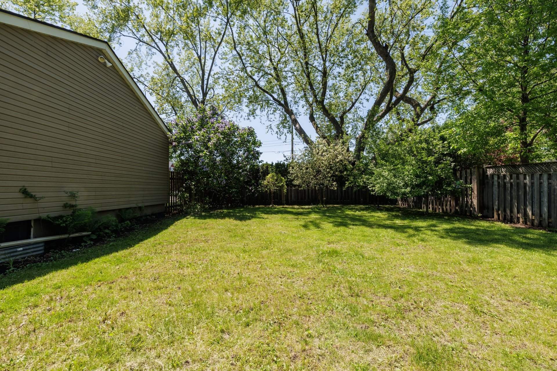 









335


Av. Stream

,
Dorval,




QC
H9S2P7

