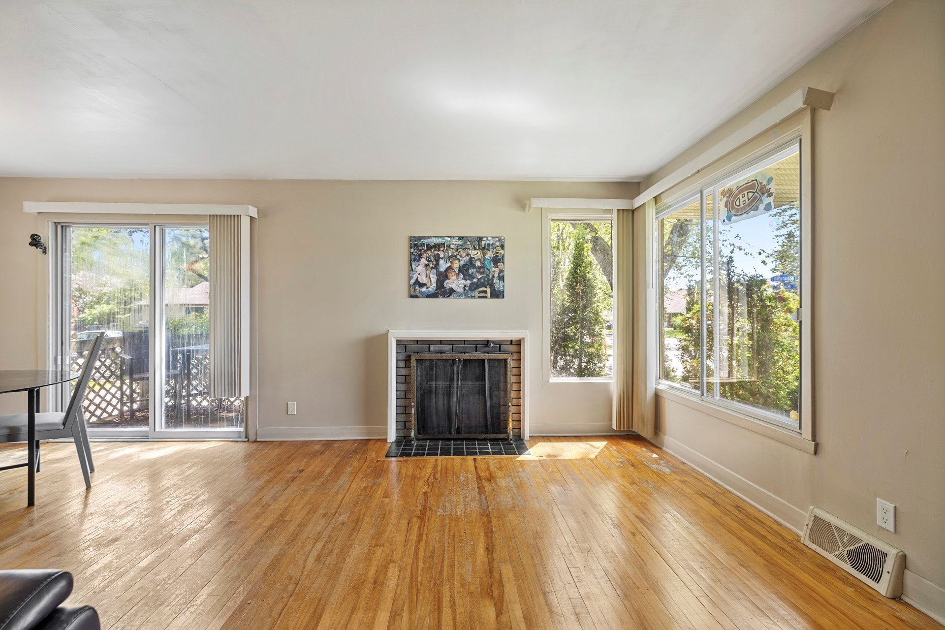 









335


Av. Stream

,
Dorval,




QC
H9S2P7


